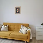 Urocze Mieszkanie Przy Skwerku